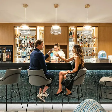 Hotell Apollinaire 4*