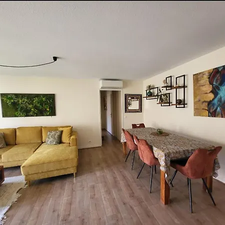 Apartment Invitation A La Detente