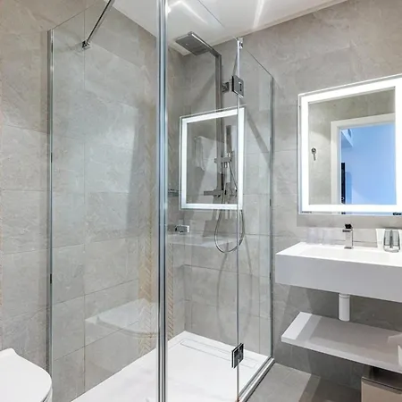 Hotell Apollinaire 4*