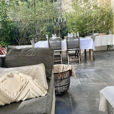 Apartment Superbe De 105 M2, Hyper Centre Avec Terrasse, Parking, A 5 Min De La Nice