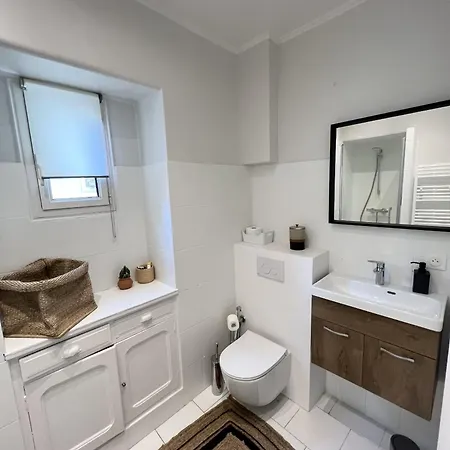 Apartment Superbe De 105 M2, Hyper Centre Avec Terrasse, Parking, A 5 Min De La