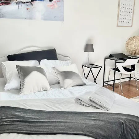 Superbe De 105 M2, Hyper Centre Avec Terrasse, Parking, A 5 Min De La Apartment Nice