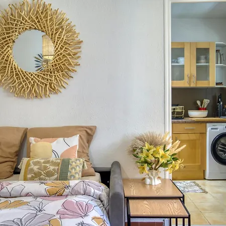 Cosy, Modern, Fully Equipped, Air Conditioning, Historical, Old Town, 1minute Walk From - 