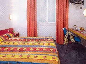 Ozz Hostel Νίκαια