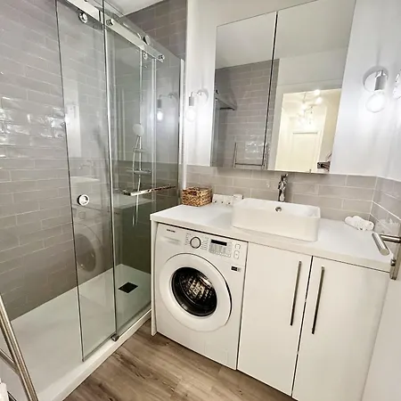 Riviera: Quiet With Ac And Terrace In Carré D'or Apartment Nice