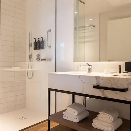 Hotel Sheraton Airport 4*