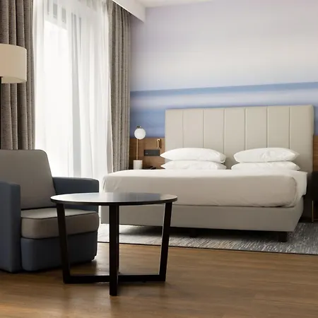 Sheraton Airport 4*