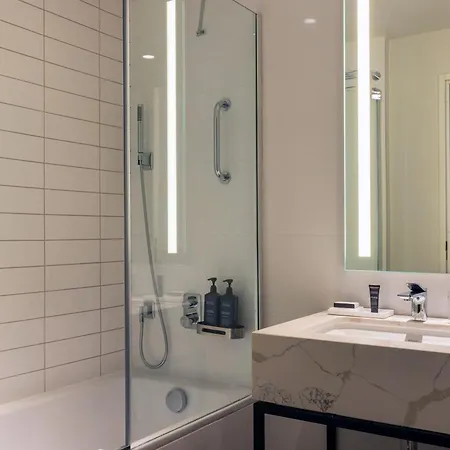 Hotel Sheraton Airport 4*