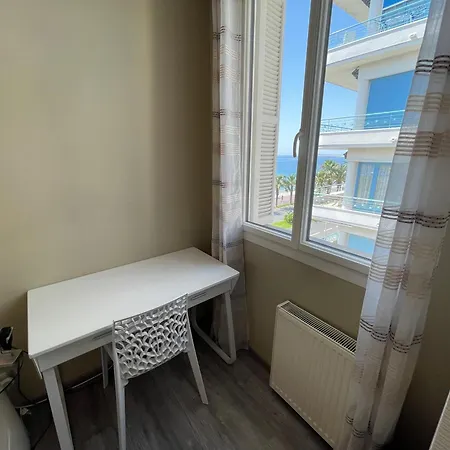 Derniere Etage Sur La Promenade!