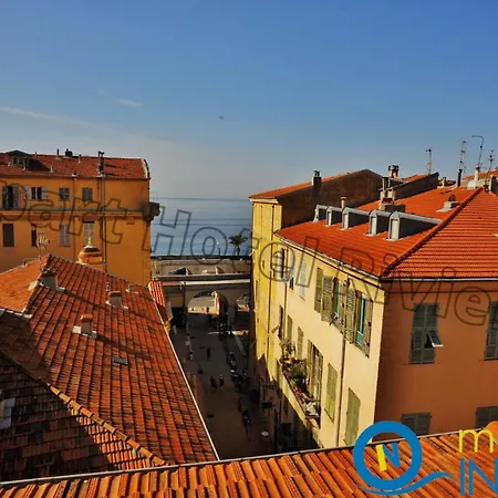 Riviera: Spacious 3-bedroom With Sea View In Old Town Apartment
