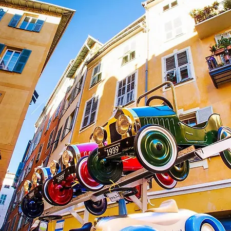 Riviera Nice: Old Town With Sea View