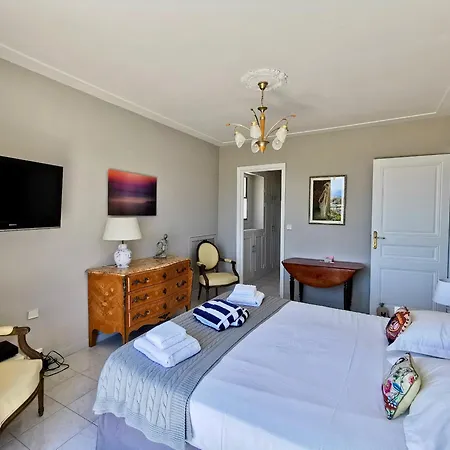 Valegrand Penthouse Sea View By Guys Apartment