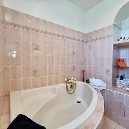 Valegrand Penthouse Sea View By Guys Nice