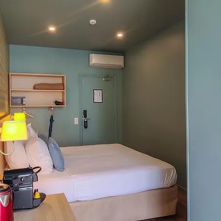 Du Centre, Un Ammi Hotell