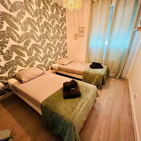Apartment Ondine: Hillside With Pool And Parking In