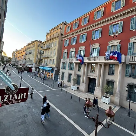 4 Couchages Idealement Place Promenade Des Anglais / Cours Saleya