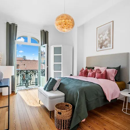 Renting - Foch - Luxury Bourgeois & Design At The Heart Of