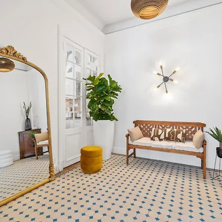Renting - Foch - Luxury Bourgeois & Design At The Heart Of