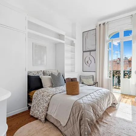 Apartment Renting - Foch - Luxury Bourgeois & Design At The Heart Of