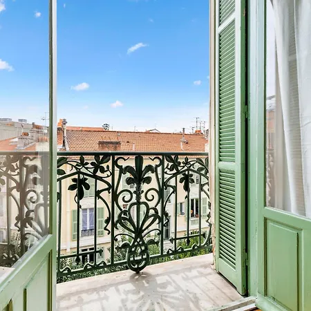 Apartment Renting - Foch - Luxury Bourgeois & Design At The Heart Of