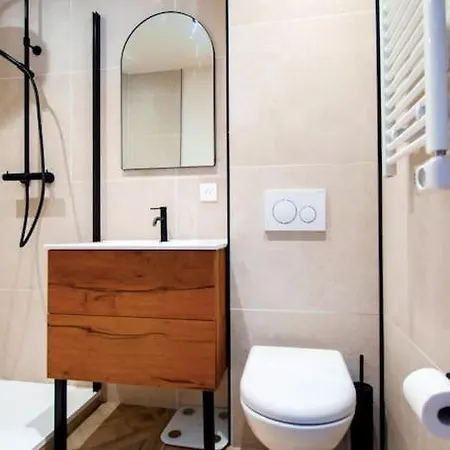 New - Cosy - 10 Min Walk To The ! Apartamento