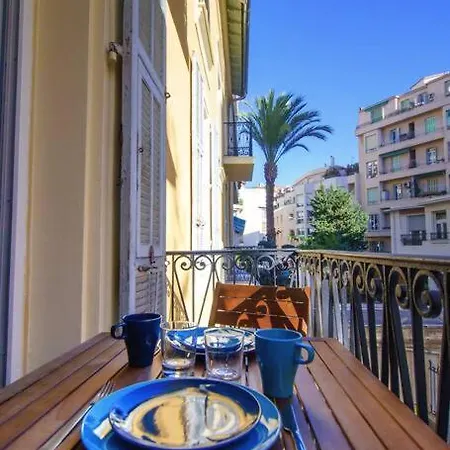 New - Cosy - 10 Min Walk To The !
