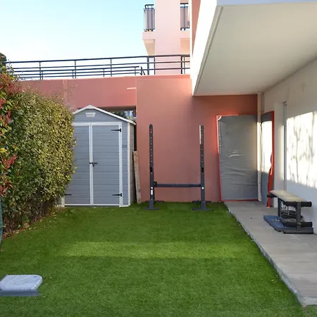 Superbe 3 Pieces Jardin Piscine Apartment