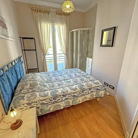 Cosy Sea Front France Apartment Nice