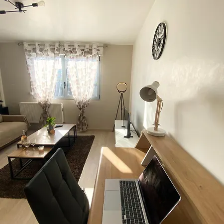 Jolie 2 Pieces Proche De La ! Appartement Nice