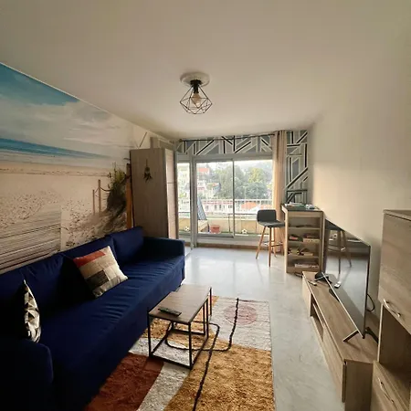 Cozy Near Promenade Apartment