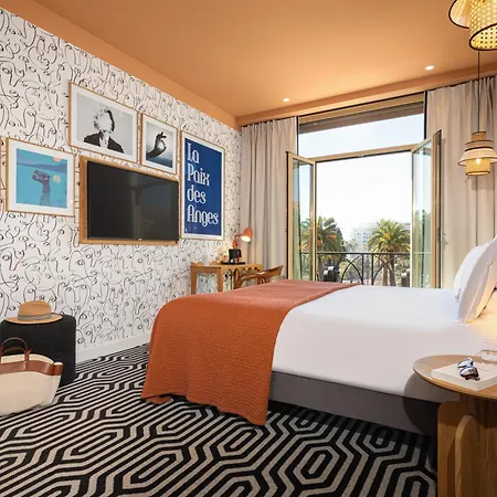 1er Hotel 3*