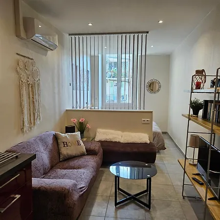 Alex Mari Apartment *