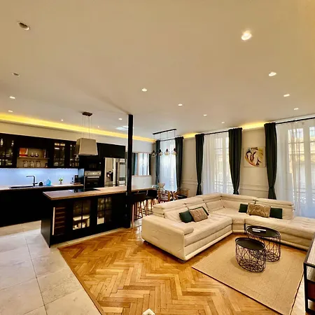 Urban4 Apartment