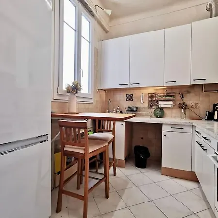 Bellecour Apartment