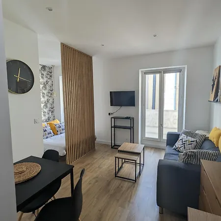 Carre D'or Apartment