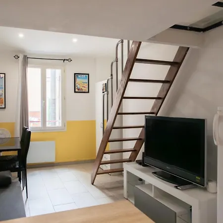 Love Cocoon Close To The Sea And City Center Apartment Nice