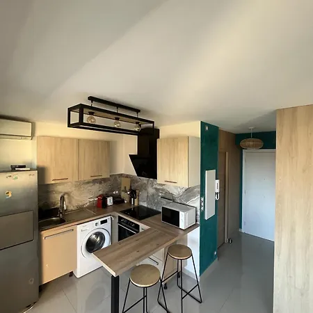 Elegant Avec Acces A La Piscine Apartamento
