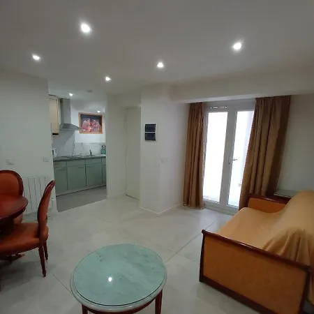 Maison Papa Apartment *
