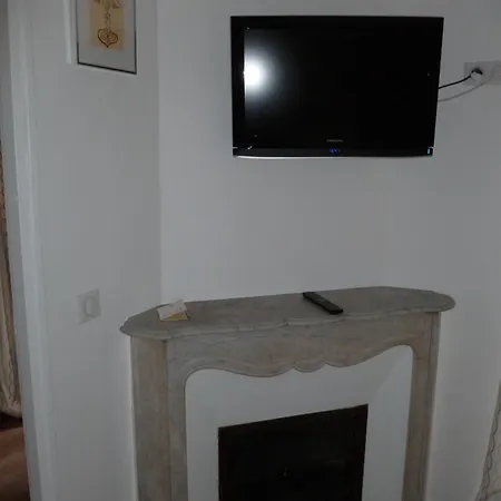 Hotel Victor Hugo 2*
