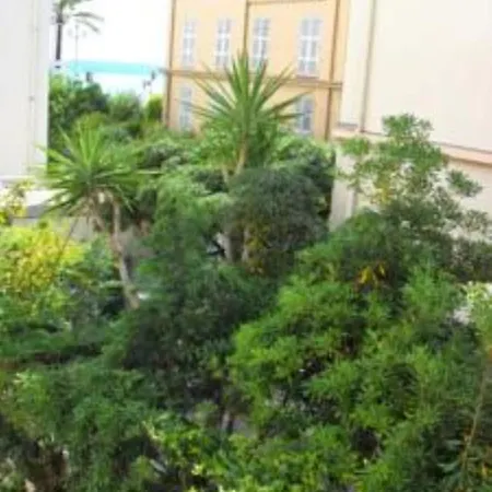 Eden Nizza