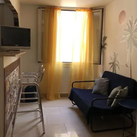Summer Studio, 4 Persons, Mobile Ac, Old Town Nice
