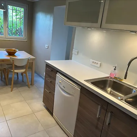 Holiday home De Charme 6 Pieces Avec Vue Sur Les Hauteurs De