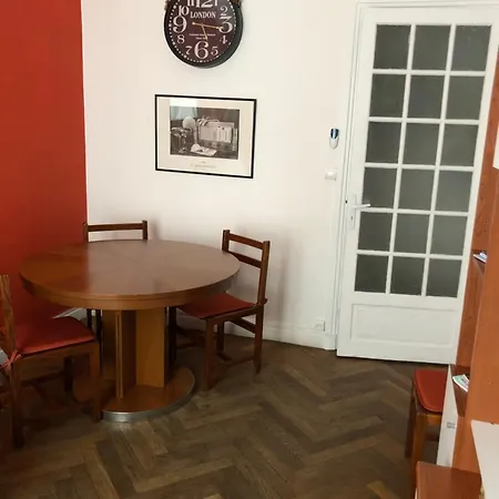 Station Apartment *