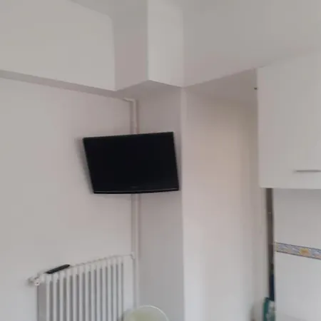 Apartment Centre- Small Pied-a-terre Near Beaches