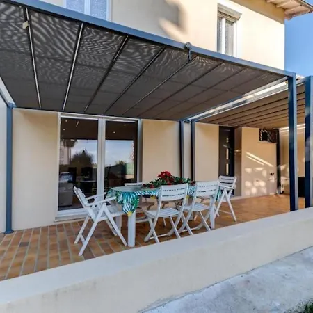 Maison 6 Personnes Avec Jardin Et Parking Prive Nice