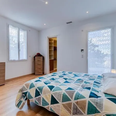 Villa Maison 6 Personnes Avec Jardin Et Parking Prive Nice