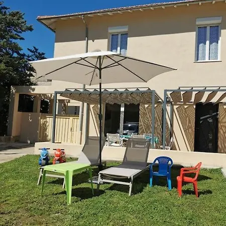 Maison 6 Personnes Avec Jardin Et Parking Prive Villa *