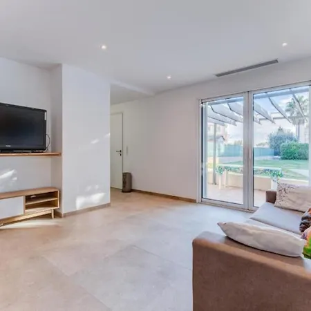 Vila Maison 6 Personnes Avec Jardin Et Parking Prive Nice