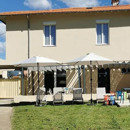 Villa Maison 6 Personnes Avec Jardin Et Parking Prive