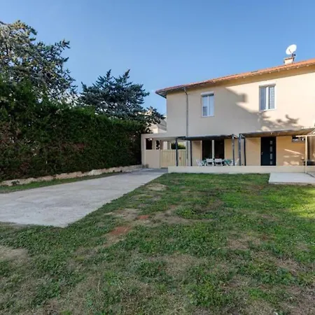 Maison 6 Personnes Avec Jardin Et Parking Prive Villa